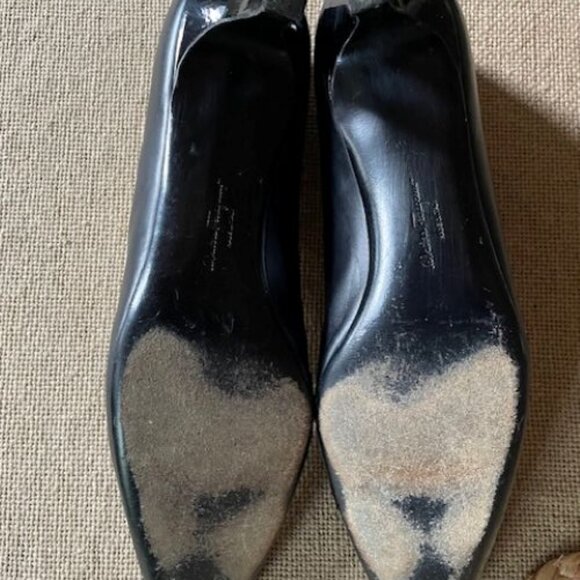 SALVATORE FERRAGAMO Cap Toe Black Leather Women’s Kitten Heel Pumps Shoes Sz 8AA - Picture 3 of 6